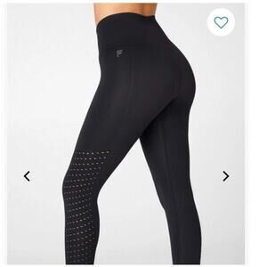 NWT:‎ Fabletics Size XS Sync High Waisted Perforated 7/8 (D-281)